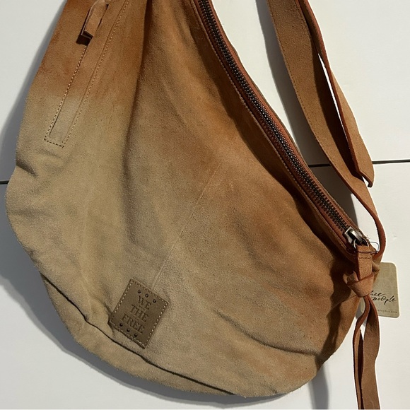 Free People We The Free Reiss Sling Bag Suede Dip Dye Tan Rust BIG Size NWT - Picture 5 of 8